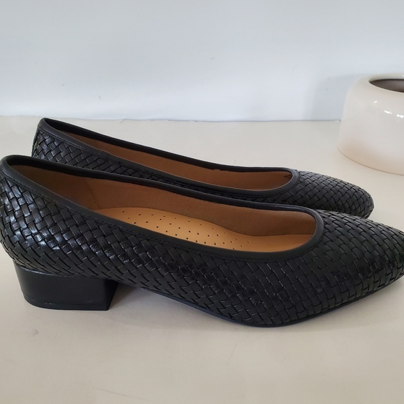 TROTTERS 10.5 Black Woven Leather JADE 1" Heel Slip On Shoes Comfort Office NWOB - Picture 7 of 15